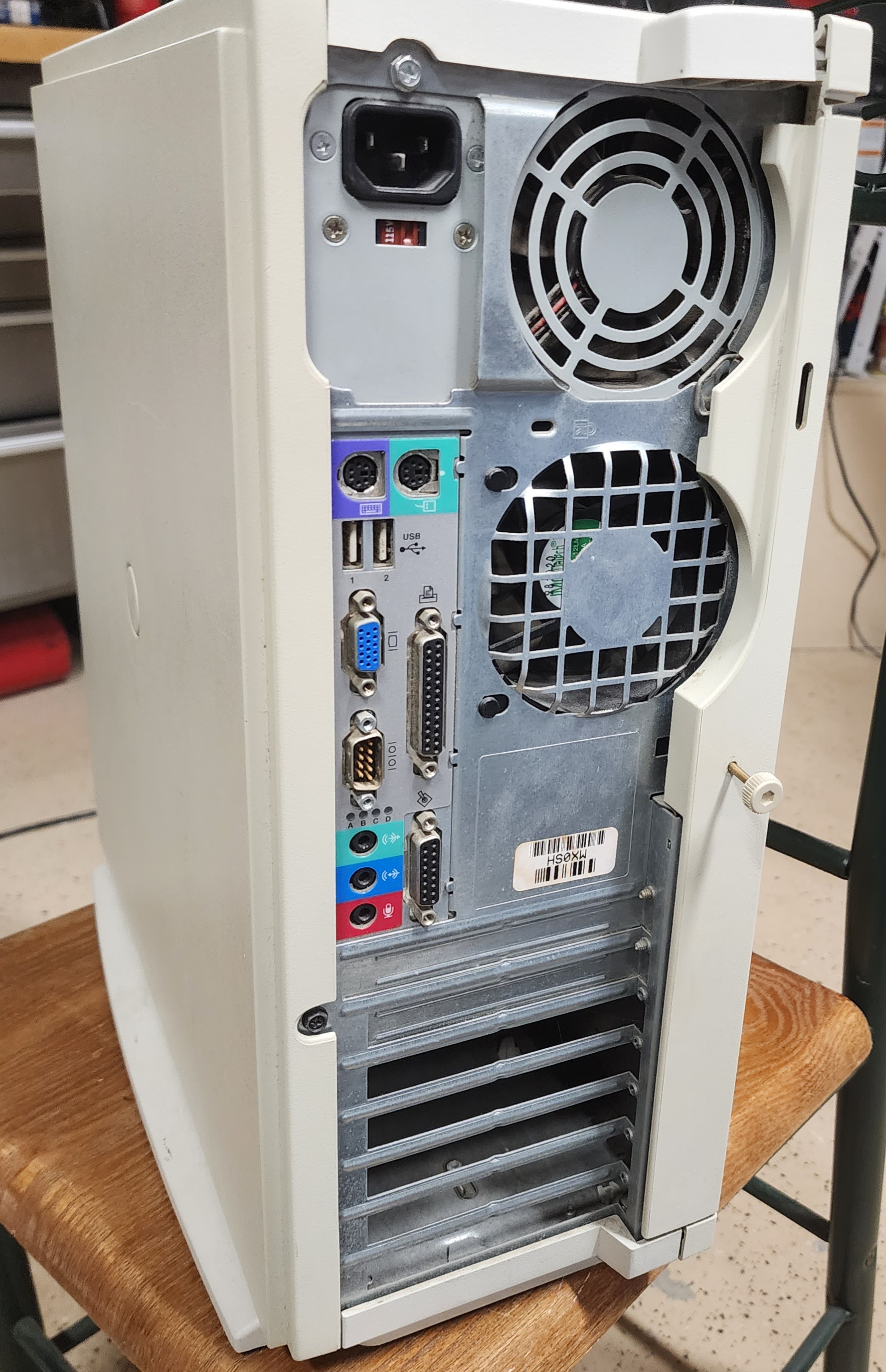 Dell Dimension V350 Pentium 2 desktop computer